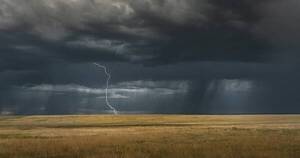 La Nación / Alertan de supertormentas y posibles tornados para este jueves