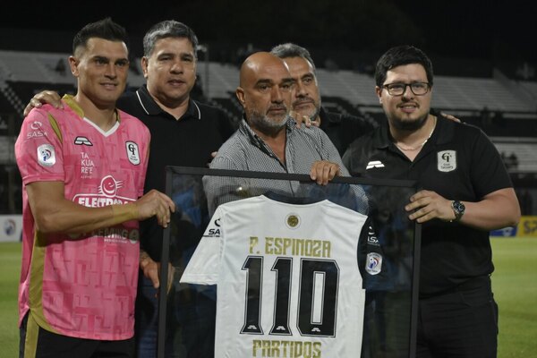 Versus / El Tacuary de Eutrópio recupera a Espinoza y suma otro central brasileño
