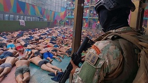 Ecuador se mantiene al borde del abismo después de días de violencia y disturbios