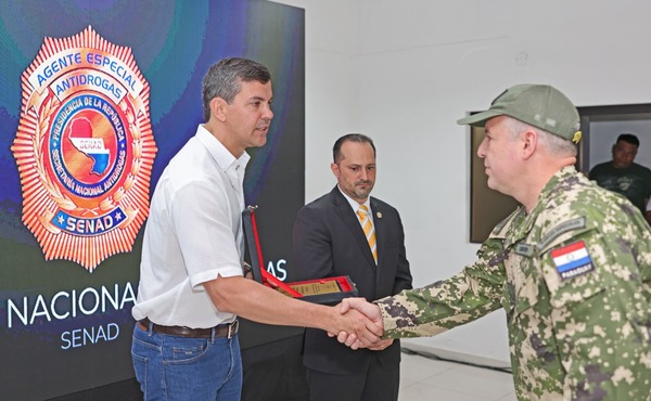 El presidente Peña destaca actos de coraje de los agentes de la SENAD y advierte sobre el desafío del crimen organizado