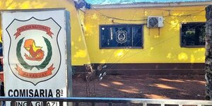 Tortoleros roban armas de un policía mientras hacía compras en un súper