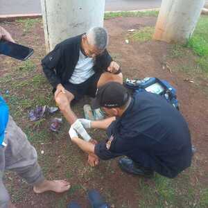 MOTOCICLISTA CHOCA CONTRA PEATÓN EN PLENO CENTRO - La Voz del Norte