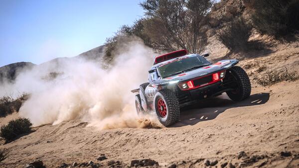 Sainz amansa las dunas y se exhibe en el primer día de la etapa reina del Dakar