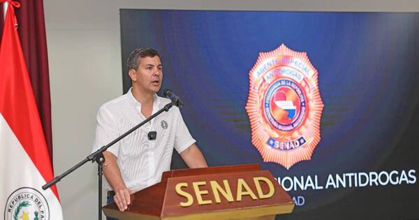 La Nación / Operativos contra el tráfico de armas y droga: Peña condecora a agentes de la Senad