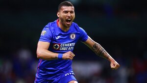 Juan Escobar entró en polémica en Cruz Azul