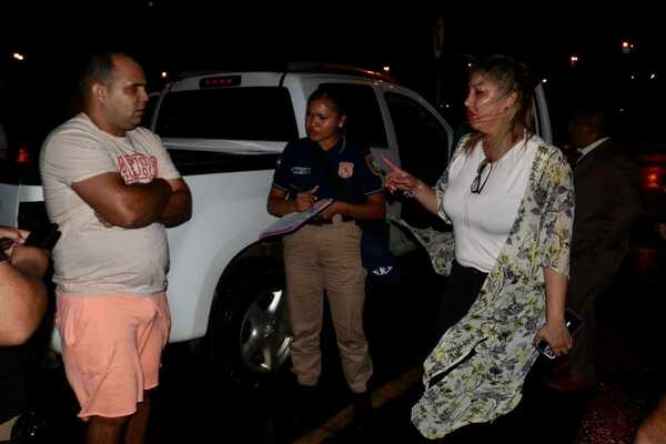 Cuatro detenidos por ofrecer cargos en IPS a cambio de dinero - PDS RADIO Y TV