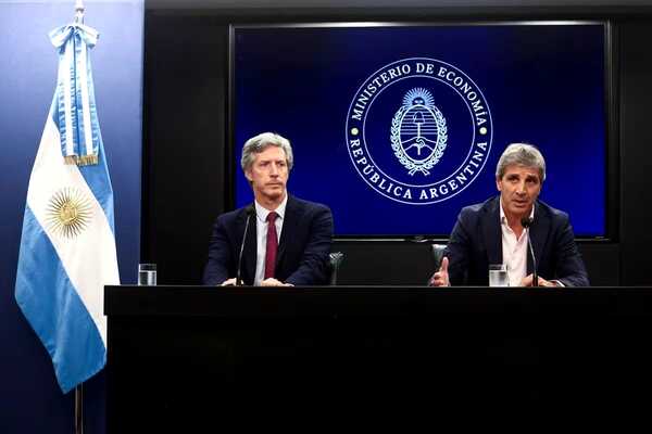 El FMI desembolsar谩 4.700 millones de d贸lares a Argentina para apoyar al Gobierno de Milei - Revista PLUS