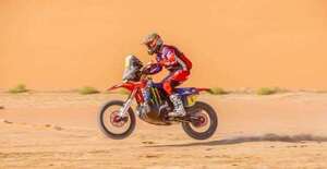 Van Beveren manda en la '48h chrono' en motos, Brabec líder del Dakar