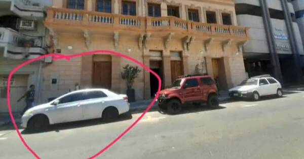 La Nación / Dos hombres y una mujer secuestraron a un bombero para robarle su auto