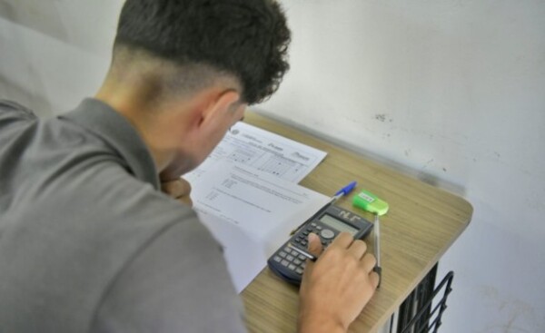 Más de 13.800 jóvenes se registraron para concursar por las becas