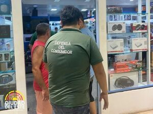 Piden mano dura para comerciantes que estafa a turistas - ADN Digital