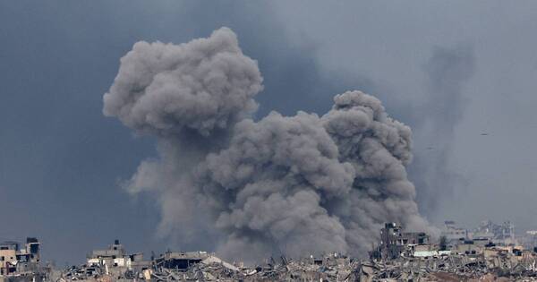 La Nación / Israel ataca Gaza tras gira de Blinken