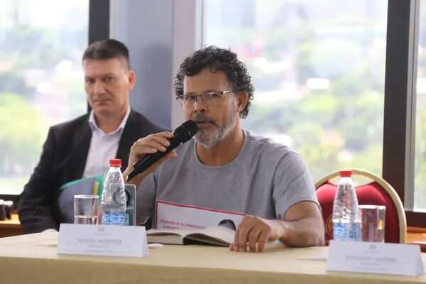 Diputado Miguel Martínez pide eliminar los casos de nepotismo - Política - ABC Color