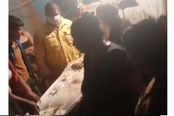 Mujer declarada muerta aún tenía pulso en su velatorio: apuntan a negligencia - ADN Digital