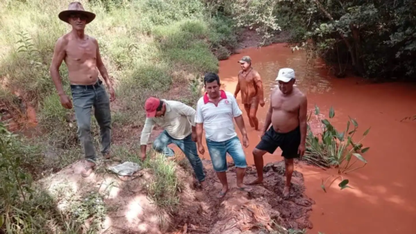 Fuga de aguas residuales provoca contaminación de arroyo en Paso Yobái, constata Mades