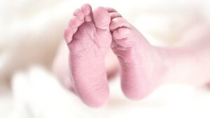 Abandonan a un bebé en Asunción: La madre dijo que iba a comprar leche y desapareció