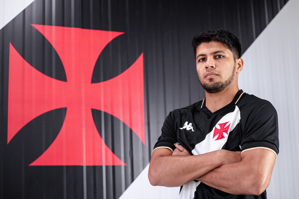 Robert Rojas ya posó con la camiseta del Vasco da Gama | 1000 Noticias