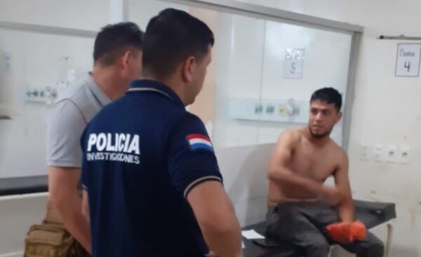 Asesinos de guardia también habrían herido a otro joven durante asalto