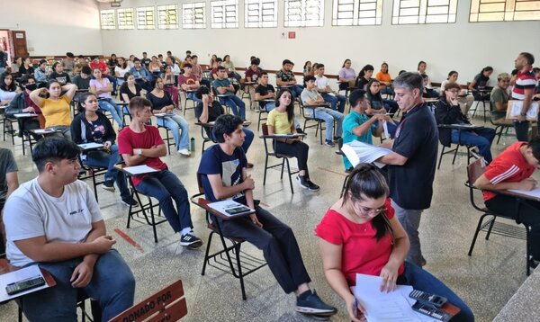 Más de 13.800 inscriptos para las becas Itaipú 2024 - ADN Digital