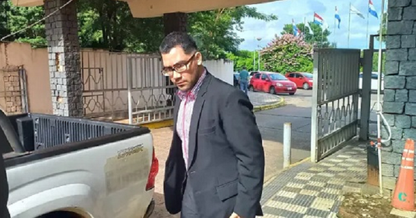 Cae otro funcionario del IPS por “venta” de cargos - Noticiero Paraguay
