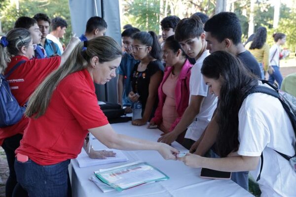 Más de 13.800 jóvenes se registraron para las becas que ofrece el Gobierno