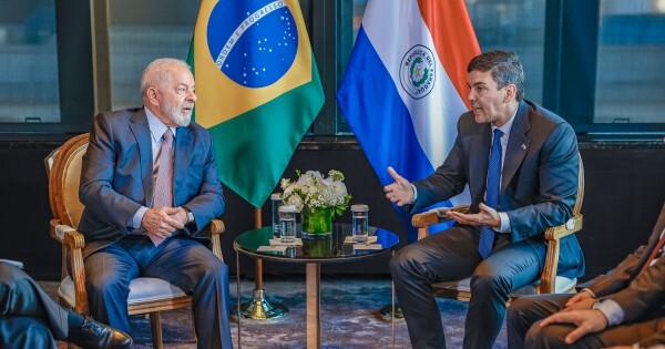 Lula mete presión a Peña por la tarifa de Itaipú y los empleados de la binacional denuncian que están sin cobrar sus sueldos