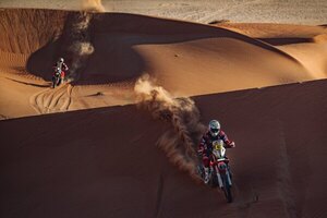 Versus / Van Beveren se impone en la '48h chrono' de motos del Dakar
