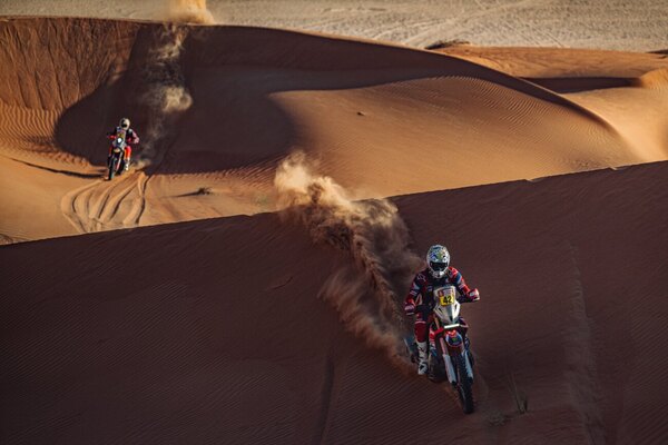 Versus / Van Beveren se impone en la '48h chrono' de motos del Dakar