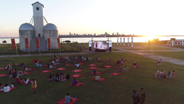 Sunset de Película llega a San Bernardino para vivir la experiencia del cine al aire libre