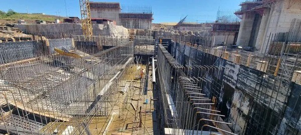 ¡Alerta en Aña Cua! Despidos masivos y posible paralización de la obra
