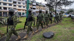 Controlan uno de los motines carcelarios en Ecuador, quedan seis activos con 170 rehenes