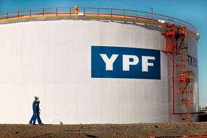 El Gobierno de Milei enfrenta un nuevo desaf铆o en el caso YPF - Revista PLUS