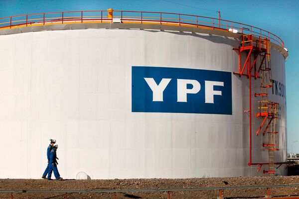 El Gobierno de Milei enfrenta un nuevo desaf铆o en el caso YPF - Revista PLUS