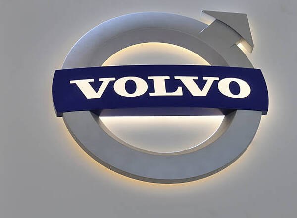Volvo Cars interrumpir谩 producci贸n en B茅lgica debido a situaci贸n en el Mar Rojo - Revista PLUS