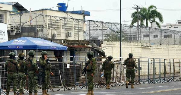 La Nación / Bajo toque de queda el ejército sale a la caza de “choneros”