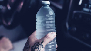 Cuidado: Estudio revela altísimos niveles de nanoplásticos en agua embotellada | OnLivePy