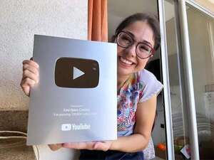 La exreportera Emi Báez es ahora una estrella de YouTube  - Gente - ABC Color