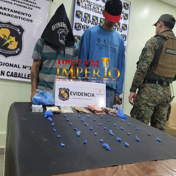 Caen dos supuestos microtraficantes en el barrio San Blas - Radio Imperio 106.7 FM