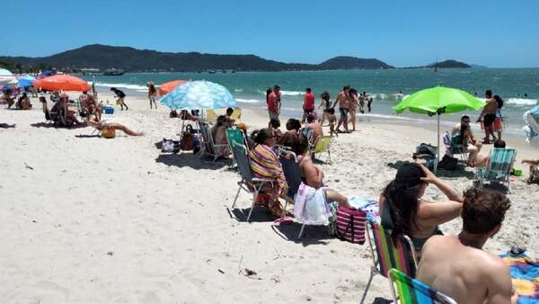 Foto delató que no estaba en Brasil con sus “amigos”