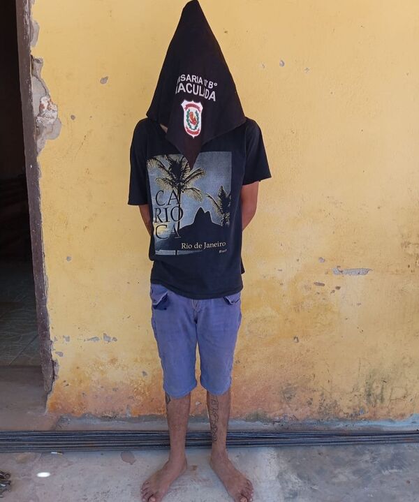Aprehensión en Barrio Redención: Persona Arrestada por Hurto y Objetos Recuperados