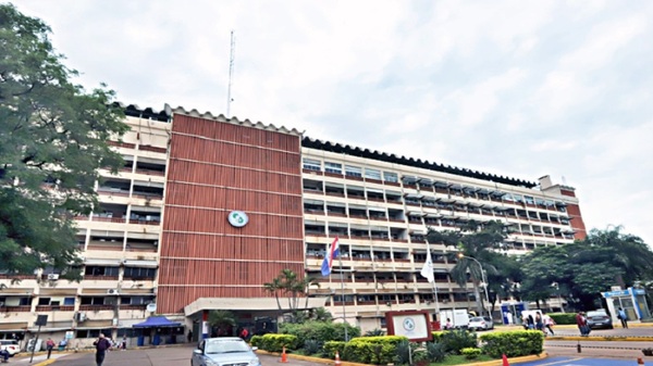 Testigo cuenta cómo operaba la red que prometía cargos en IPS - Noticias Paraguay