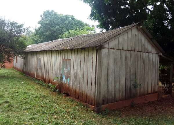 Padres y docentes insisten en la construcción de dos aulas en Santaní - Nacionales - ABC Color