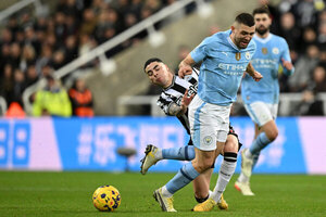 Versus / ¡Partidazo! Newcastle de Almirón cayó sobre la hora ante el City