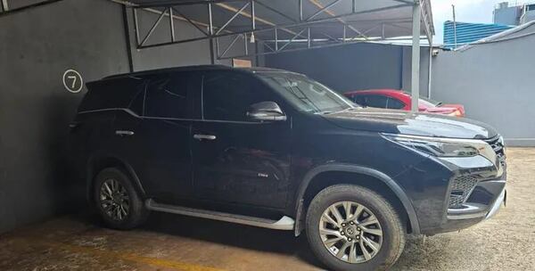 Mediante GPS recuperan en Ciudad del Este costosa camioneta robada en Brasil - ABC en el Este - ABC Color