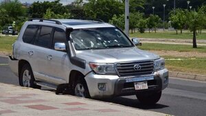 Detienen a chofer de camioneta atacada en balacera que terminó en la Costanera de Asunción