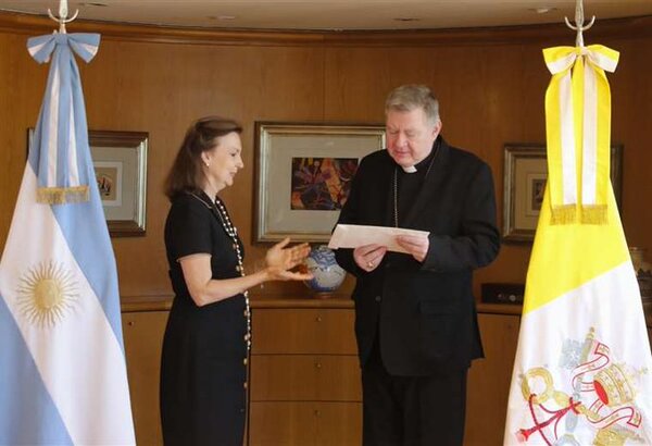 Canciller oficializa invitación al Papa Francisco para que visite Argentina
