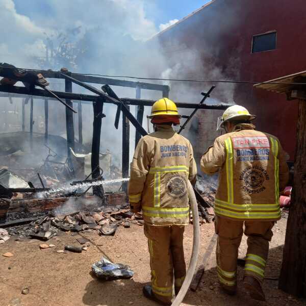 Incendio en Barrio Oga Renda deja a Familia Desamparada