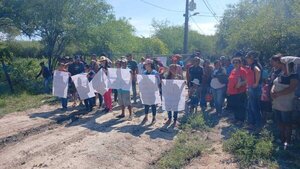 Pobladores de Bahía Negra rechazan pésimo servicio de la ANDE y piden volver a los generadores