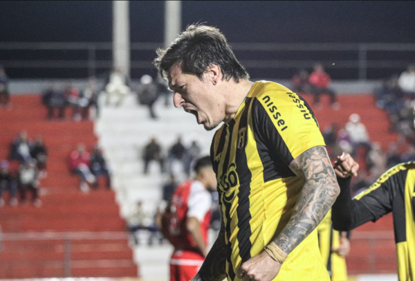 Versus / ¡Federico Santander a un paso de Nacional de Montevideo!