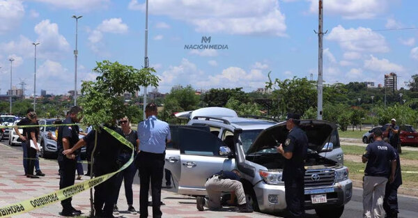 Delincuentes interceptan y balean una camioneta en Asunción